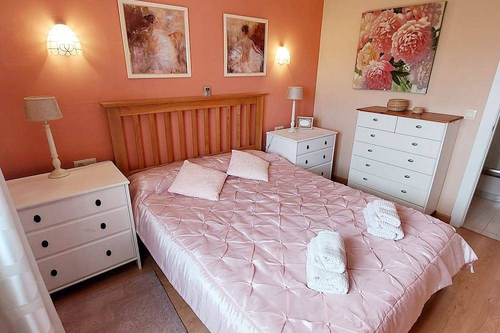 Charmante kleine villa in een rustige hoek, gedeeld zwembad, tnt fr. in Calpe, Costa Blanca