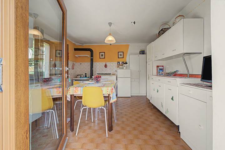 Ganze Wohnung, Ferienwohnung 'Il Melo' mit Bergblick und Gemeinschaftsgarten in Trasquera, Verbano-Cusio-Ossola