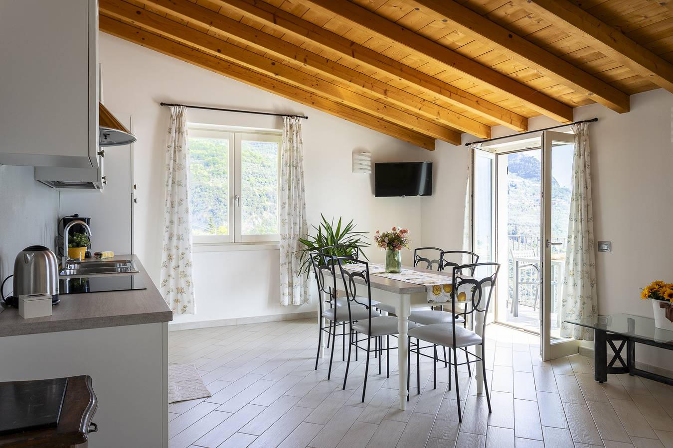 Ganze Ferienwohnung, .Albicocca by Garda Fewo in Tignale, Gardasee-Berge