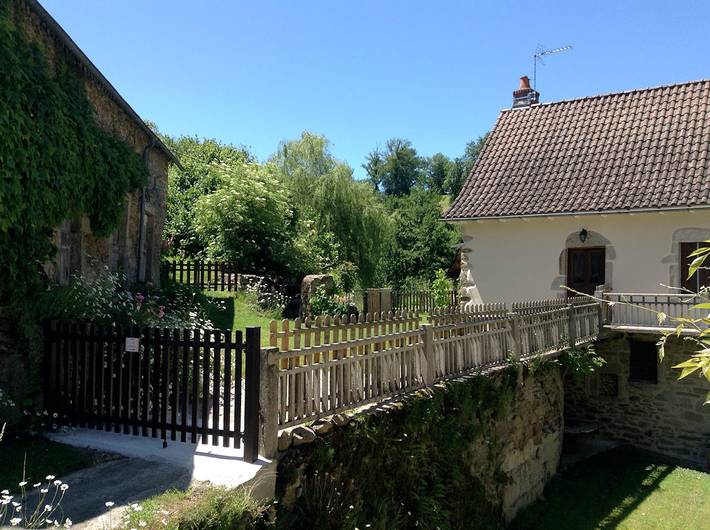 Gîte pour 4 personnes, avec Balcon et Terrasse ainsi que Jardin et Piscine dans l' Aveyron - 4