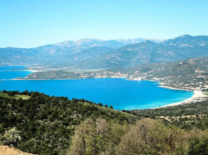 Villa pour 4 personnes, avec jardin dans Sagone