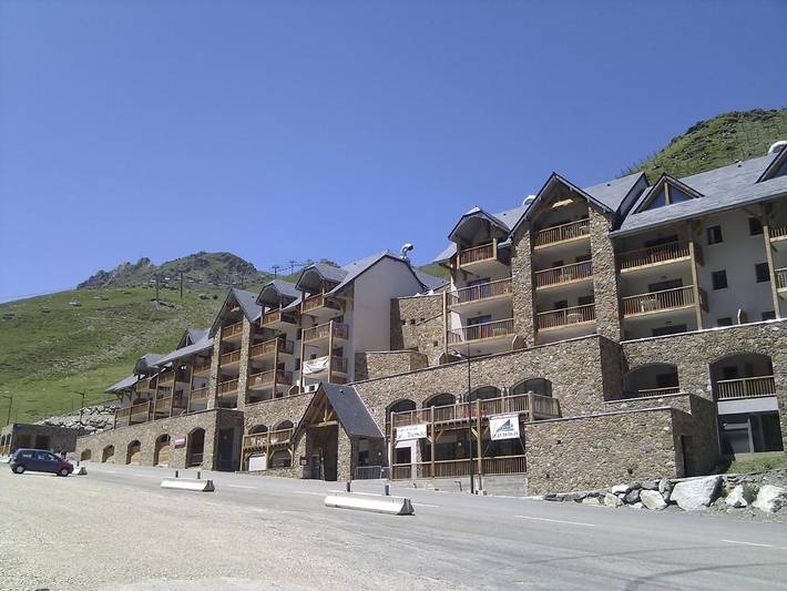 Appart’hôtel pour 7 personnes, avec Balcon et Terrasse ainsi que Piscine et Sauna