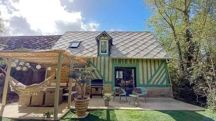 Location de vacances pour 10 personnes, avec jardin ainsi que terrasse et piscine dans Saint-Pierre-en-Auge - 3