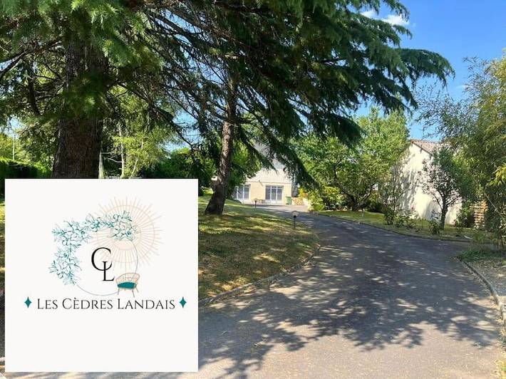 Location de vacances pour 8 personnes, avec Terrasse ainsi que Jardin et Piscine à Notre-Dame-des-Landes