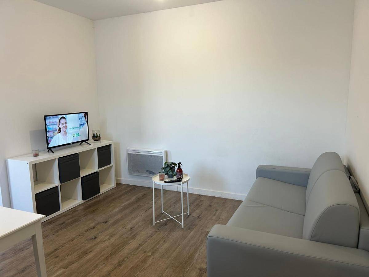 Appartement entier, One-Bedroom Apartment in Maubeuge, Avesnes-sur-Helpe