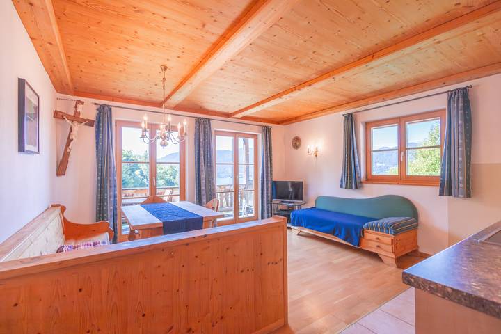 Entire holiday apartment, Holiday apartment for 4 people with balcony in Gmund, Bavarian Alps