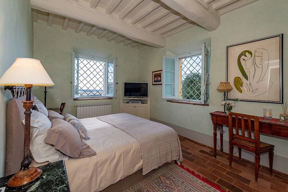 Stilvolles Landhaus mit Meersicht und Pool 8 Gäste, optional Poolhaus +2 in Massarosa, Italienische Riviera