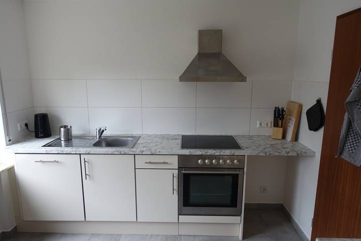 Ganze Wohnung, Frisch renovierte Ferienwohnung in Stockach nahe Bodensee (8 Min. mit dem Auto) – ruhig & zentral in Stockach, Landkreis Konstanz
