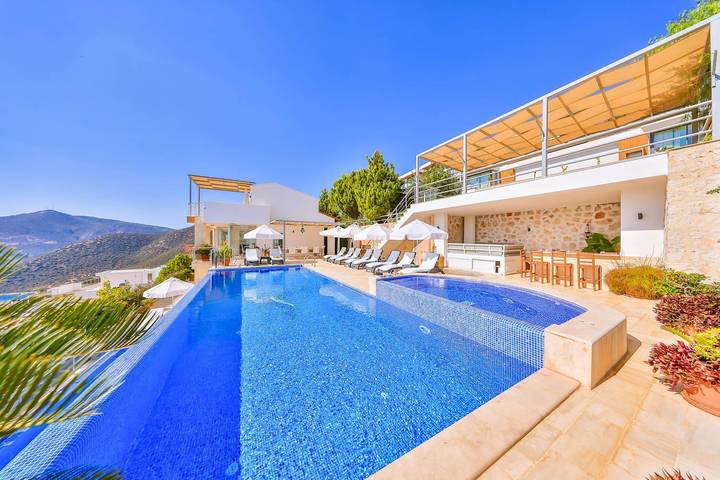 Holiday rental for 10 people, with sauna and hot tub as well as terrace and garden in Kalkan