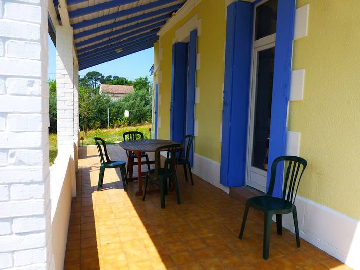 Location de vacances pour 4 personnes, avec terrasse ainsi que vue sur le lac et jardin dans Lac de Lacanau - 4