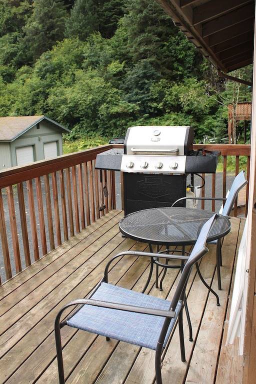 Stadthaus am Fuße des Mount Marathon in Seward, Kenai Fjords Nationalpark