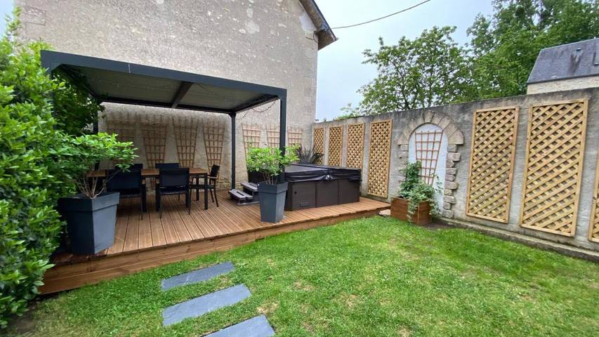 Location de vacances pour 5 personnes, avec jacuzzi et jardin à Juaye-Mondaye