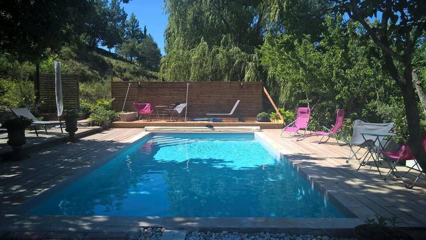 Chambre d’hôte pour 4 personnes, avec vue ainsi que jardin et piscine