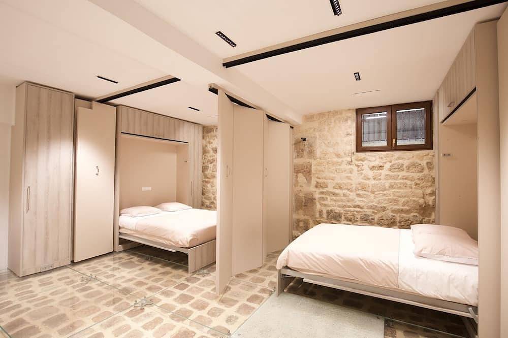 Appartement entier, Loft 45M2 carré d'or rue Saint-Honoré in Paris 1er Arrondissement, Paris