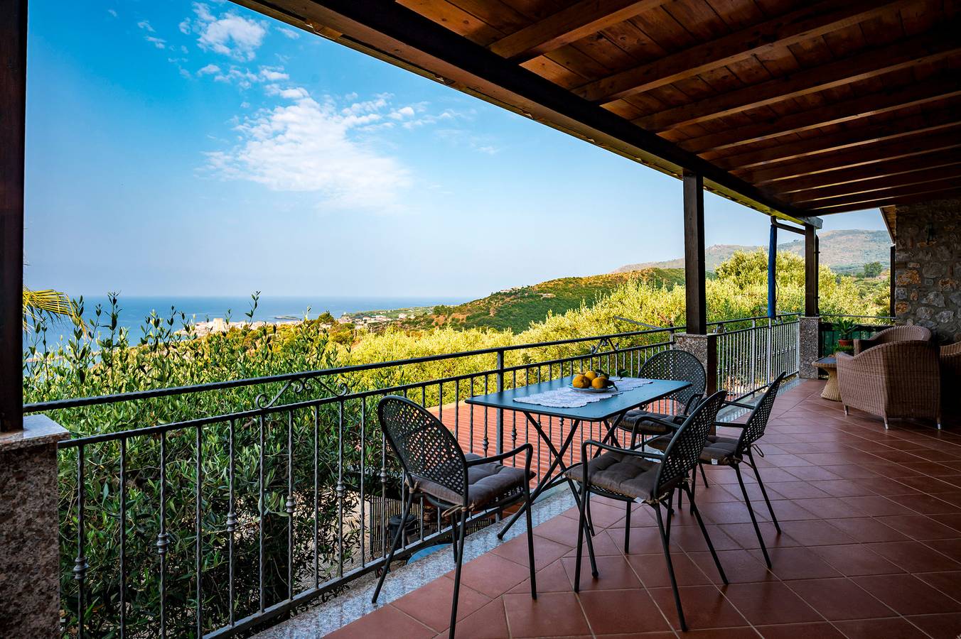 Casa vacanza per 4 persone con terrazza in Camerota, Cilento