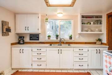 Log Cabin for 6 Guests in Lakeside (MT), Flathead National Forest, Picture 2