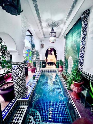 Maison d’hôte pour 2 personnes, avec piscine ainsi que vue et terrasse, animaux acceptés dans Palais el Badii