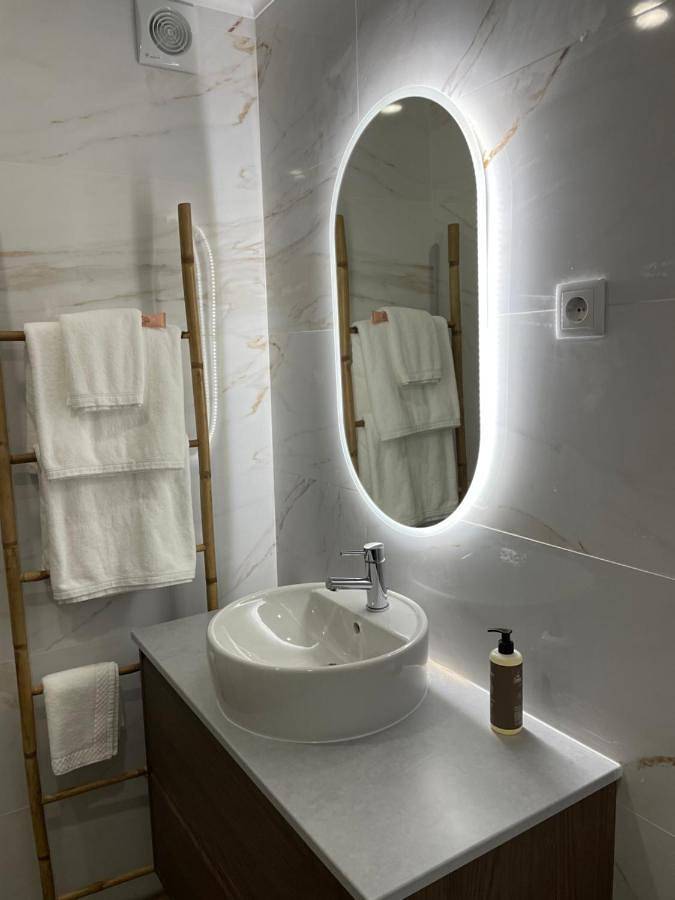 Apartamento inteiro, Two-Bedroom Apartment in Abrantes e Alferrarede, Rio Tejo