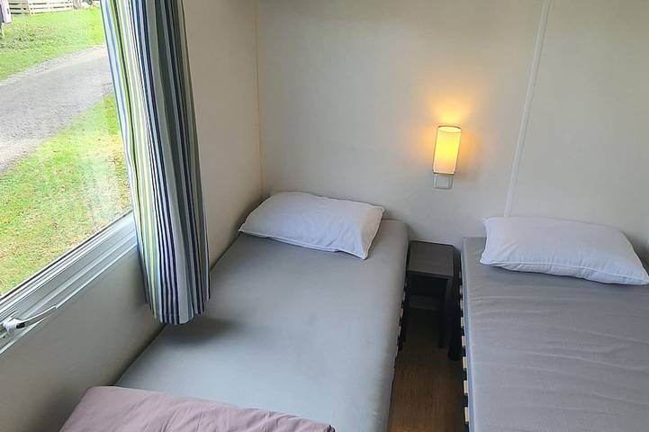 \"Mobil-home Sweet Home\" : 32 m² 3 chambres, 6 personnes, au calme avec jardin in Houlgate, Région de Lisieux