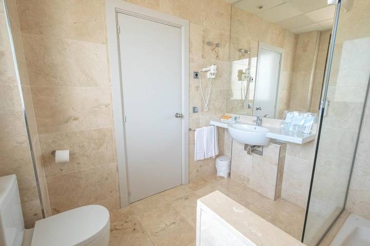 Hôtel pour 2 personnes, avec jardin et piscine ainsi que sauna et jacuzzi, animaux acceptés à S'Agaró - 3