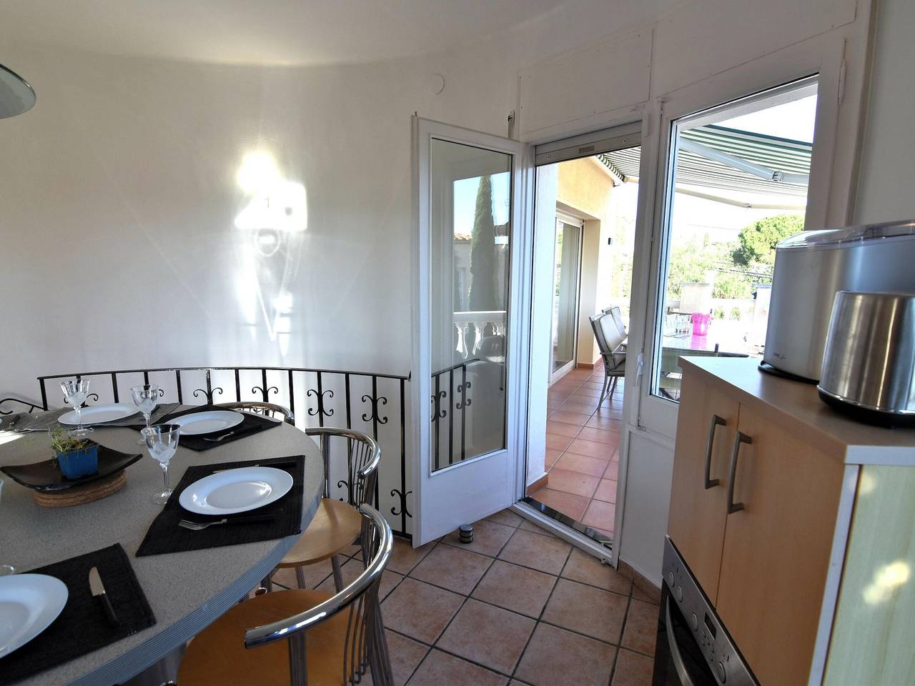 Villa à Roses: Piscine Privée, 4 Chambres, Idéale pour Familles et Groupes, Près de la Plage in El Mas Fumats, Roses