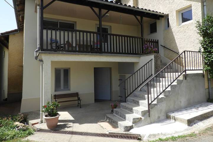 Gîte pour 4 personnes, avec balcon et jardin à Linac