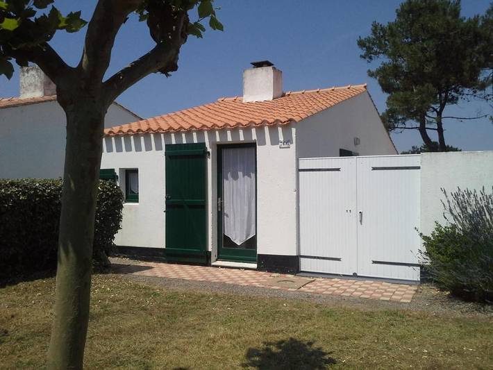 Ferienhaus für 4 Personen, mit Terrasse und Pool