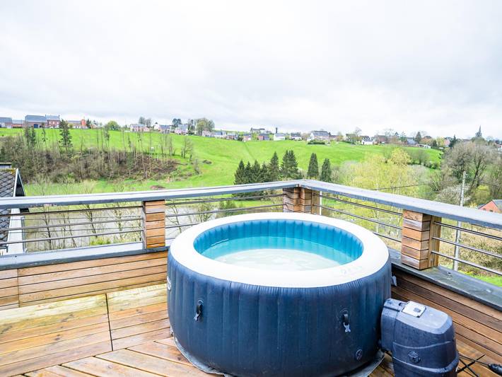 Ganze Wohnung, Rückzugsort mit Whirlpool der Nähe der Staudämme in Froidchapelle, Hennegau
