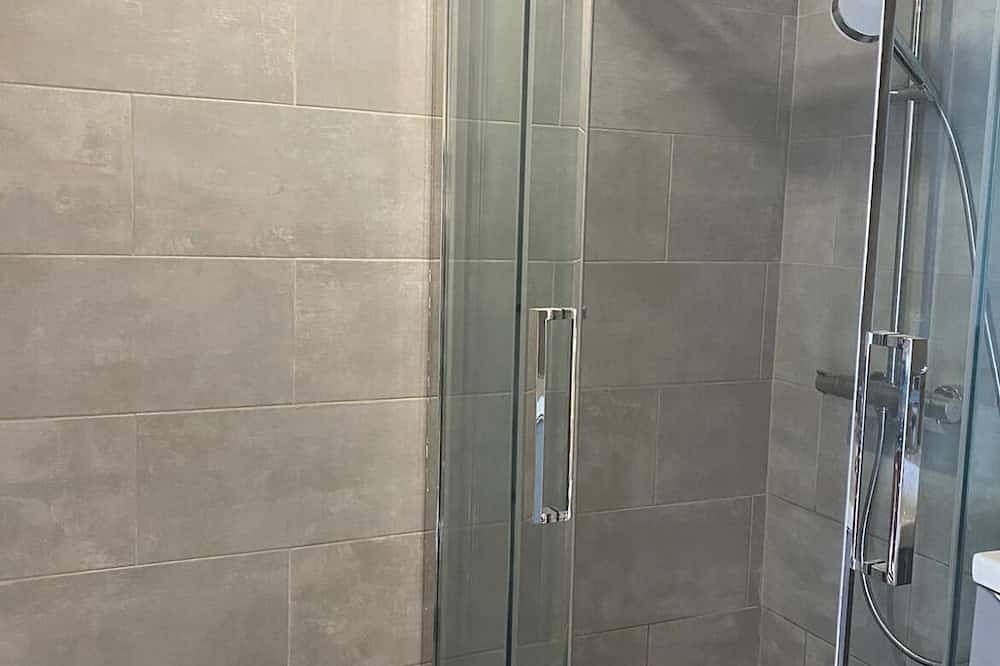 Entire apartment, Studio de Plan Pied in Châteauneuf-Grasse, Cannes region