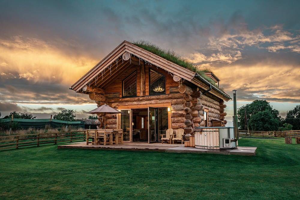 A fairy tale log cabin hand crafted from huge Douglas Fir trees. This rustic luxury cabin has oodles in Melrose, Scottish Borders