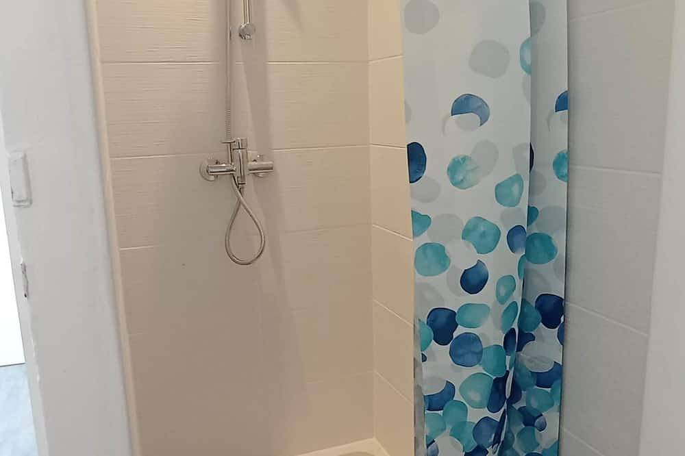 Entire apartment, Le Krogen - Studio 300m from the port in Locmiquélic, Côte des Mégalithes