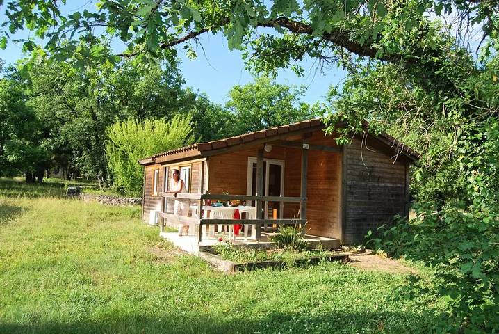 Camping pour 6 personnes, avec Terrasse ainsi que Piscine et Sauna