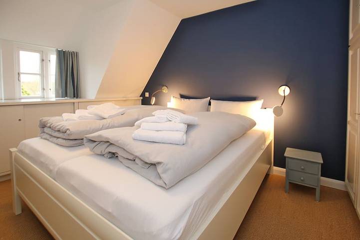 Ganze Wohnung, Ferienwohnung in Wrixum, mit 3- Zimmern auf 60m² im Reetdachhaus in Nordfriesische Inseln (Schleswig-Holstein) (Schleswig-Holstein), Wrixum