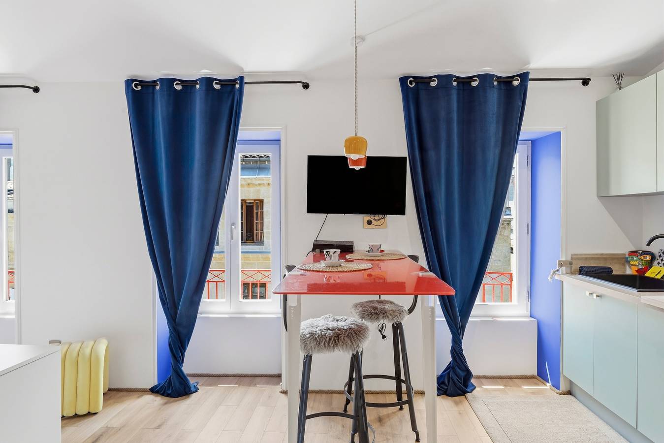 Appartement entier, Pop’appart Bordeaux – Un cocon coloré et lumineux au cœur de la ville in Bordeaux, Région de Bordeaux
