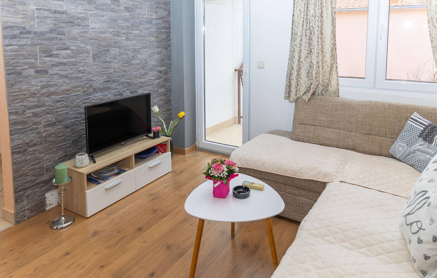Appartement de vacances entier, Appartement avec vue sur la mer, terrasse, Wi-Fi et parking près de Makarska in Makarska, Makarska riviera