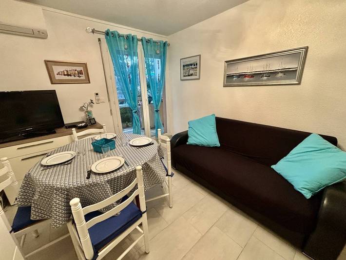 Gîte pour 4 personnes, avec balcon/terrasse et terrasse dans Plage La Favière - 2