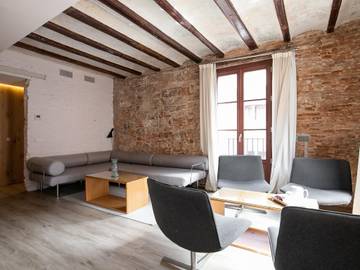 Holiday Apartment for 8 People in Ciutat Vella, Barcelona, Photo 3