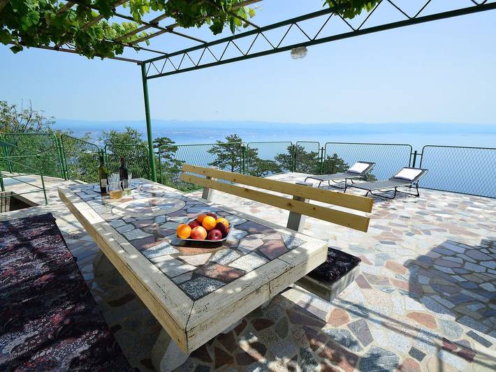 Ferienwohnung für 6 Personen, mit Balkon und Garten in Opatija Riviera