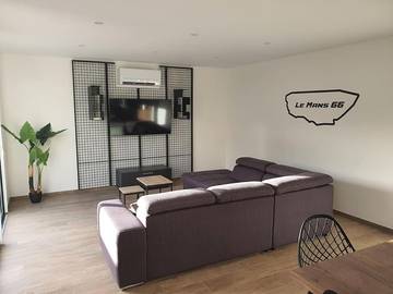 Gîte pour 8 personnes, avec vue et jardin à Guécélard