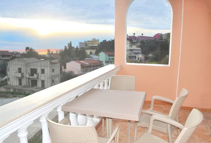 Gîte pour 5 personnes, avec vue sur l’océan ainsi que jardin et vue à Agios Gordios - 4