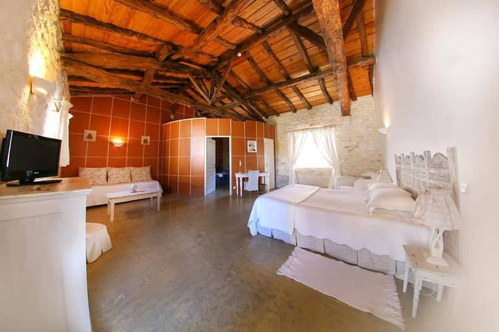 Gîte pour 3 personnes, avec Piscine à Donnazac