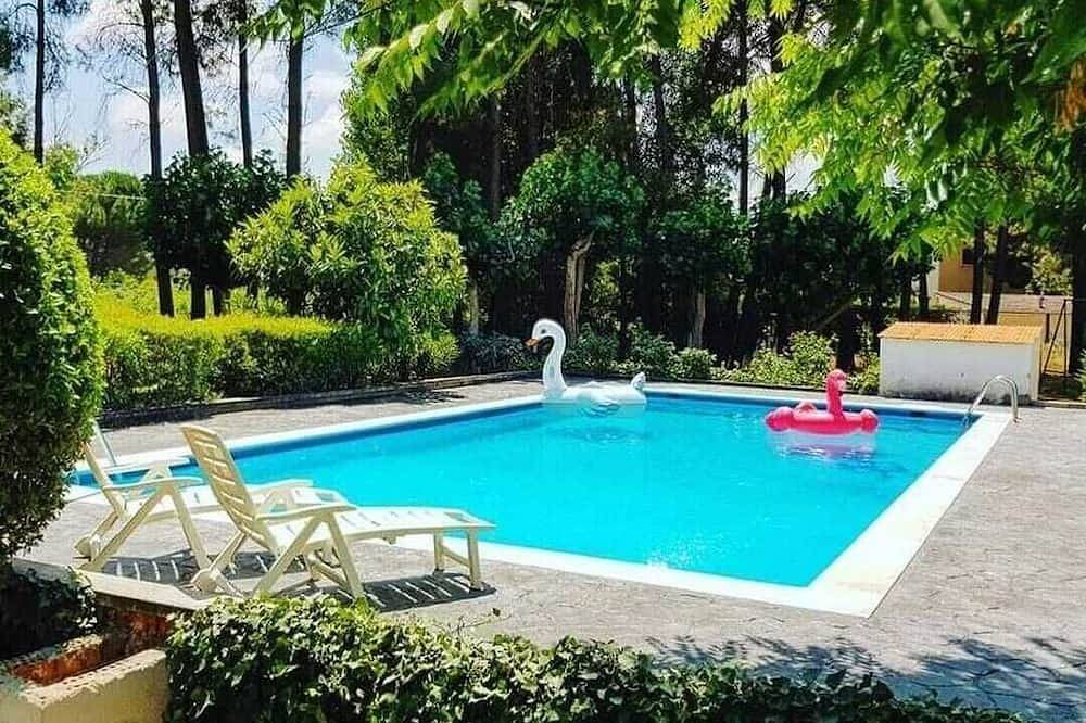 Rural house 5min from Salamanca, 5000m² with swimming pool and barbecue in Calvarrasa de Abajo, Salamanca Provinz