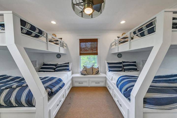 Vacation rental for 10 people, with yard and pool in Grayton Beach