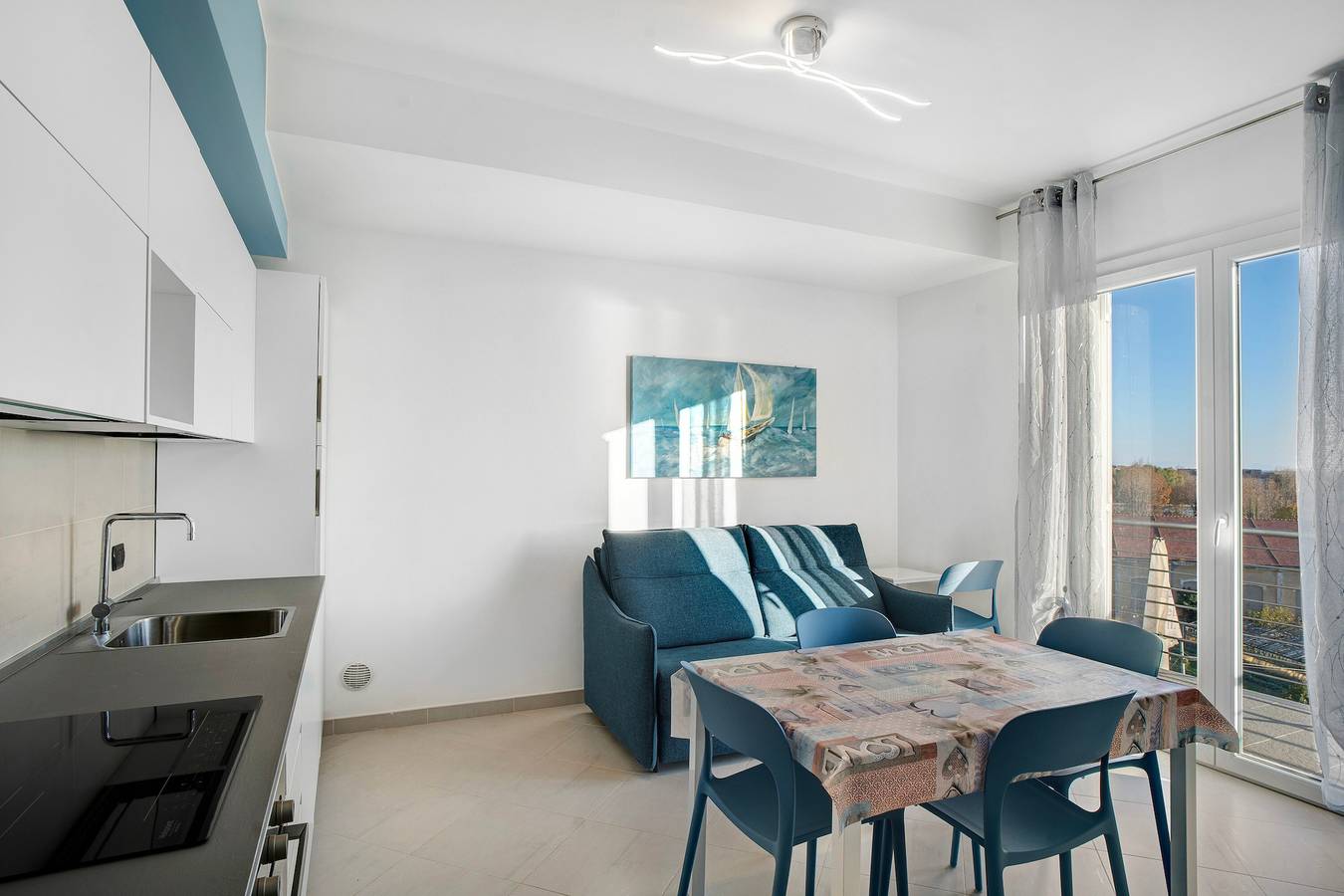 Entire apartment, Apartment 'Iris' with Sea View, Private Terrace and Air Conditioning in Albenga, Riviera di Ponente