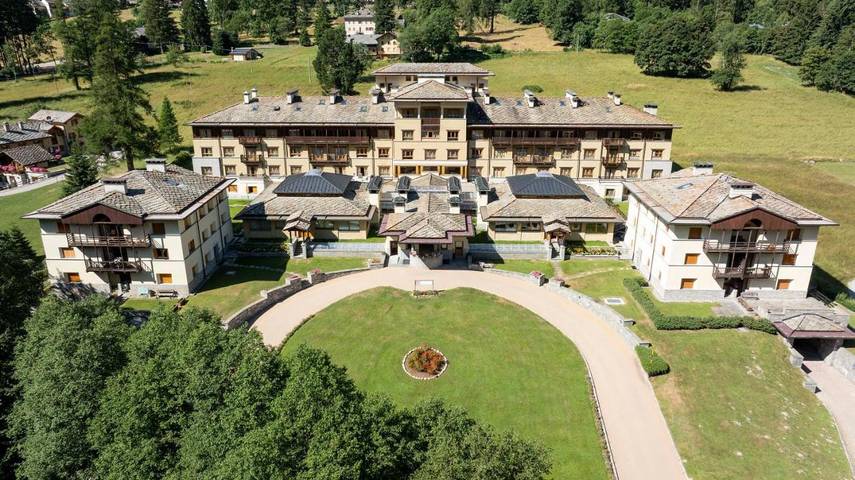 Appartamento per 4 persone, con piscina e giardino nonché panorama, con animali domestici a Comune di Gressoney-Saint-Jean