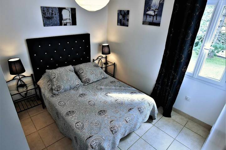 Location de vacances pour 12 personnes, avec jardin et terrasse à Milhac - 3