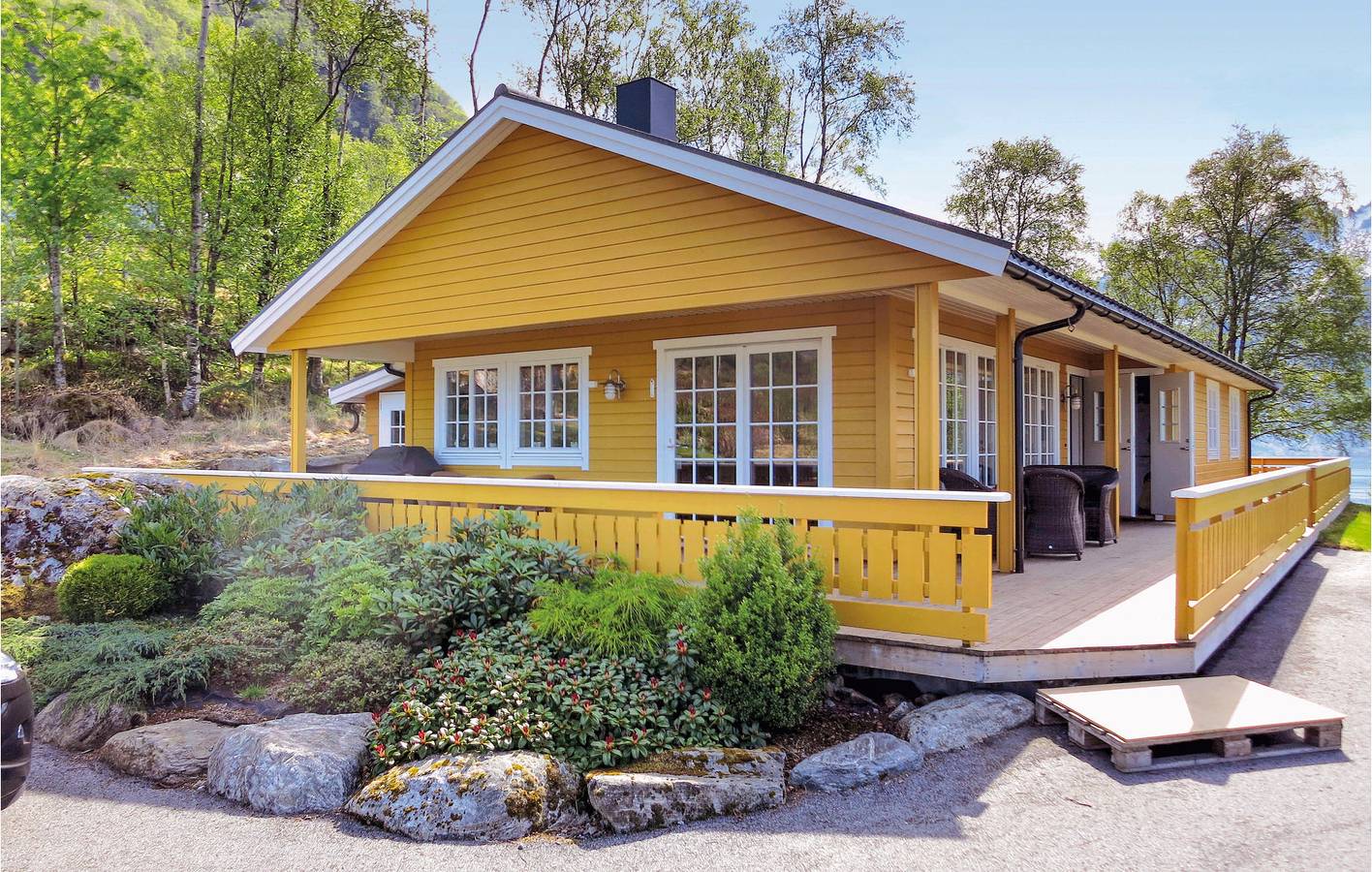 Ferienhaus für 8 Personen mit Terrasse in Sykkylven