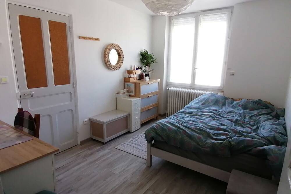 Quiet room in a comfortable house in Valence, Valence region
