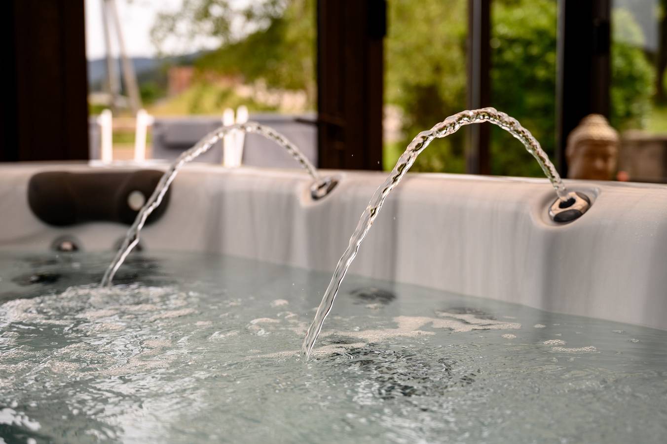 Chalet "Le Brusyna" avec vue sur montagne, bain à remous, terrasse privée et Wi-Fi in Saint-Maurice-sur-Moselle, Région d'Épinal