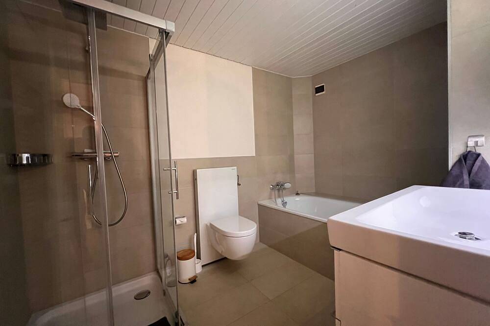 Ganze Wohnung, La Vigne - 3.5 Zi Apt mit grosser Terrasse in Chailly-Montreux, Montreux